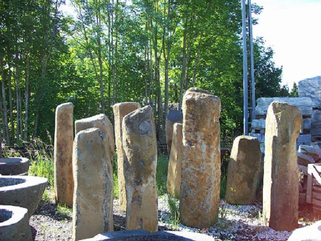 Findlinge-Quellsteine-Wasserspiele - Hiergeist Natursteine für Haus und